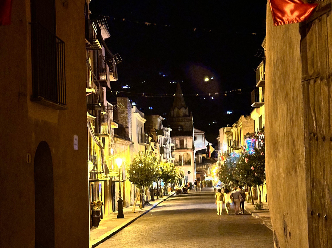 Castello dei Ventimiglia-Castelbuono必去景点