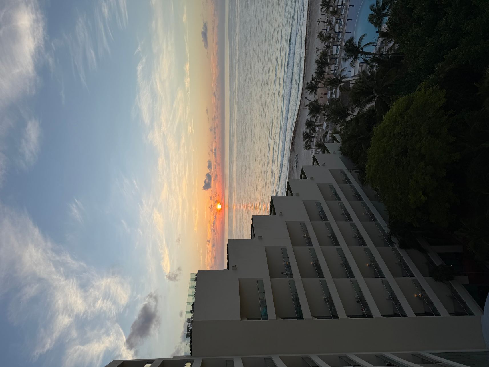坎昆水上生活海滩度假村-旅行者