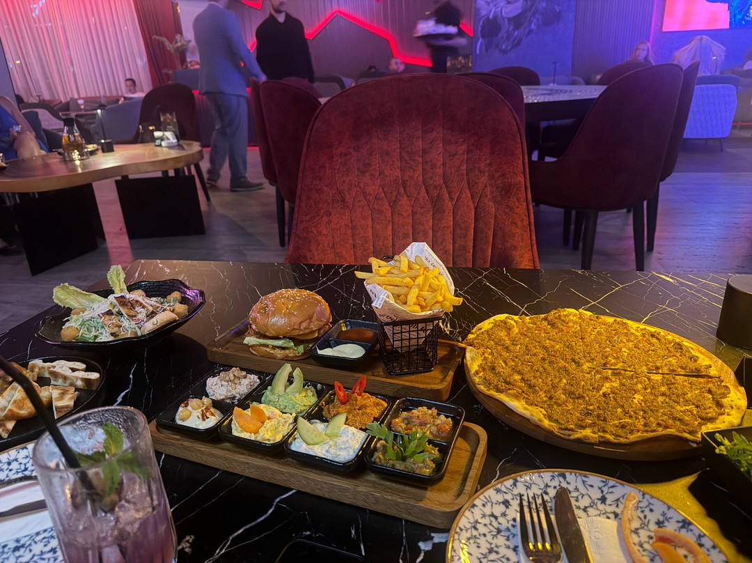 Vesna Lounge and Cafe
