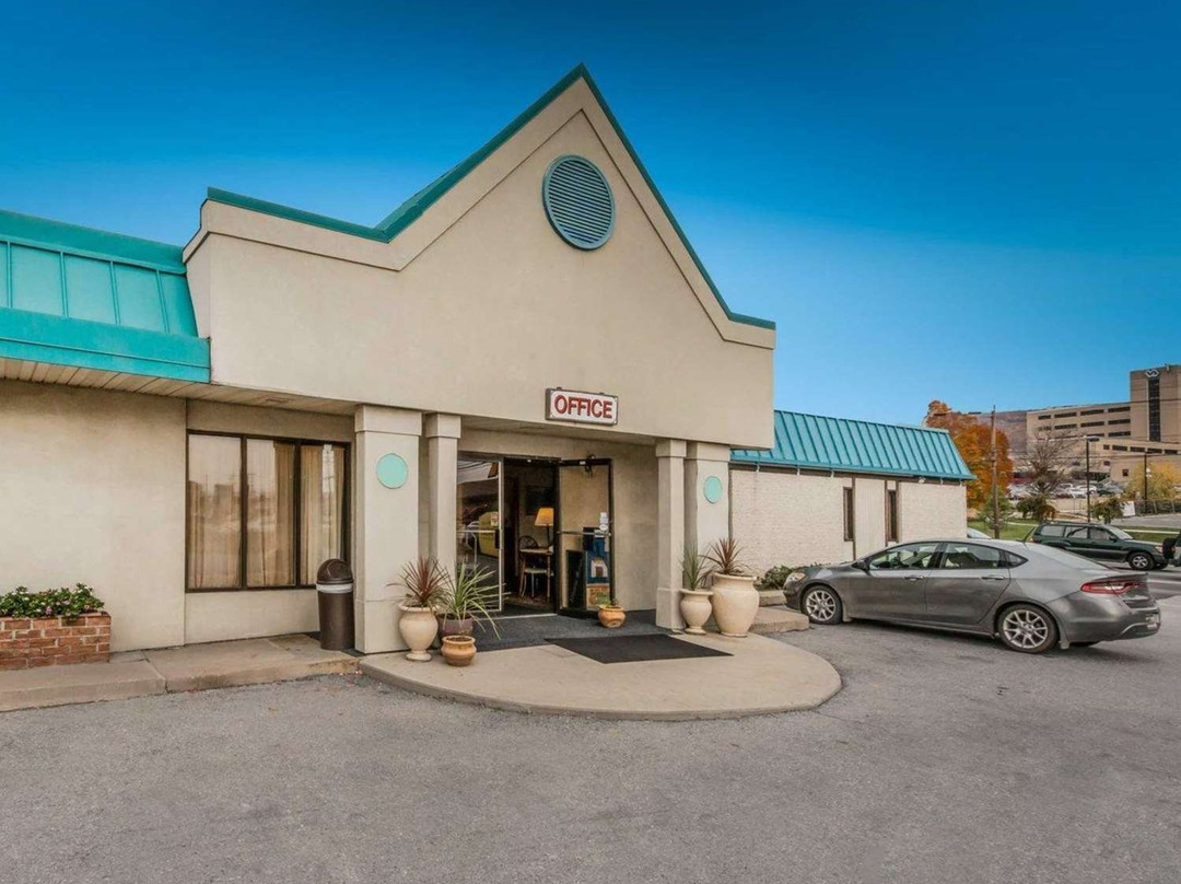 Econo Lodge Altoona I-99