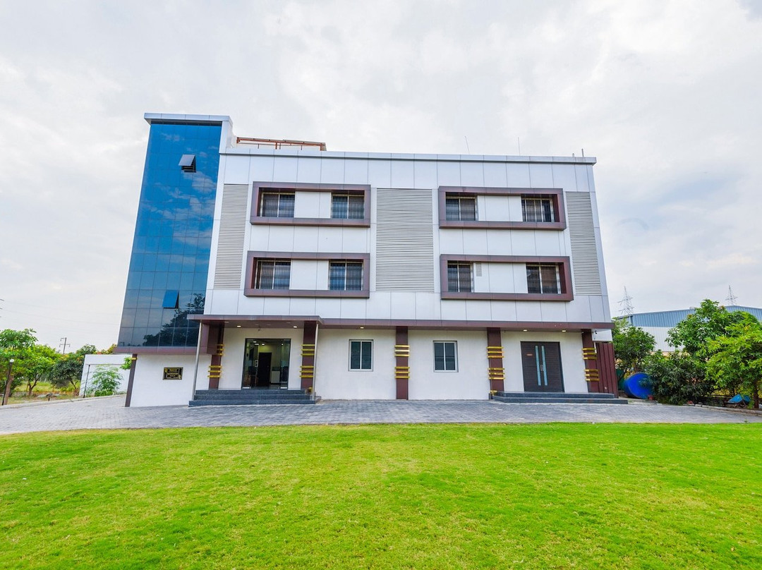 OYO 22349 Hotel Rainbow Inn