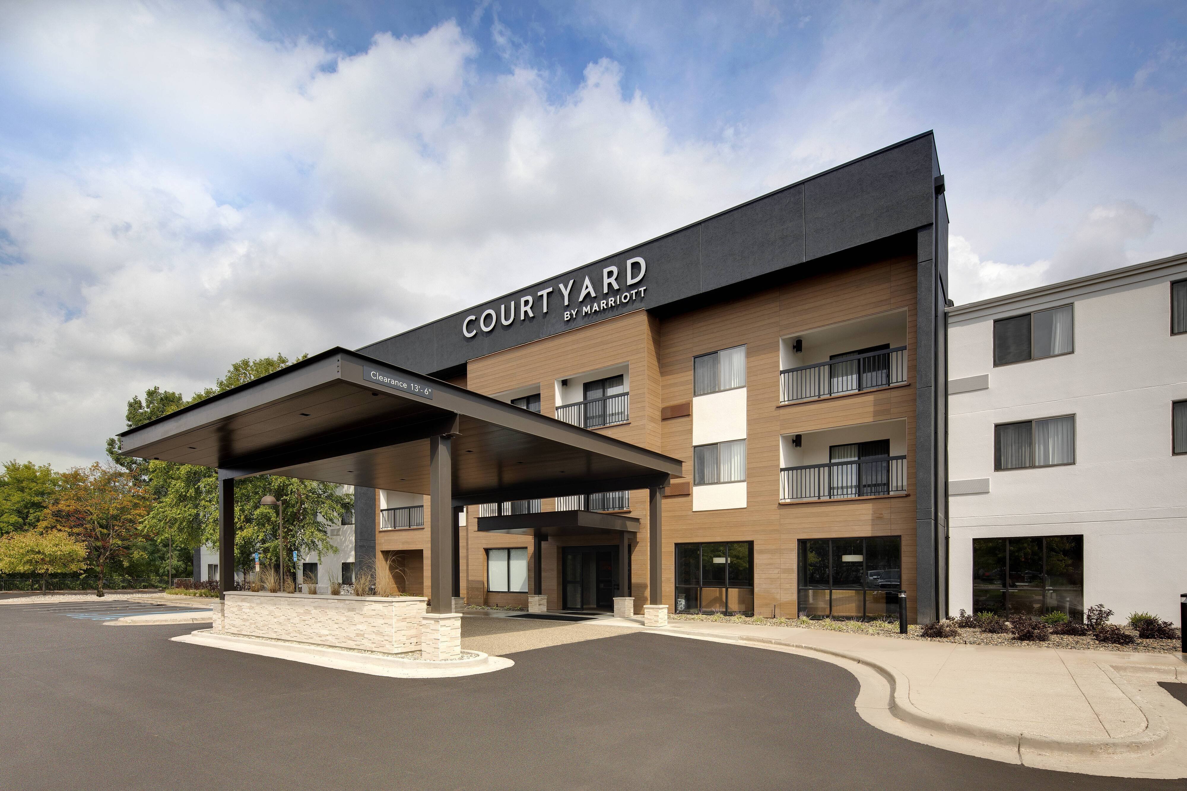 Courtyard Grand Rapids Airport-官方