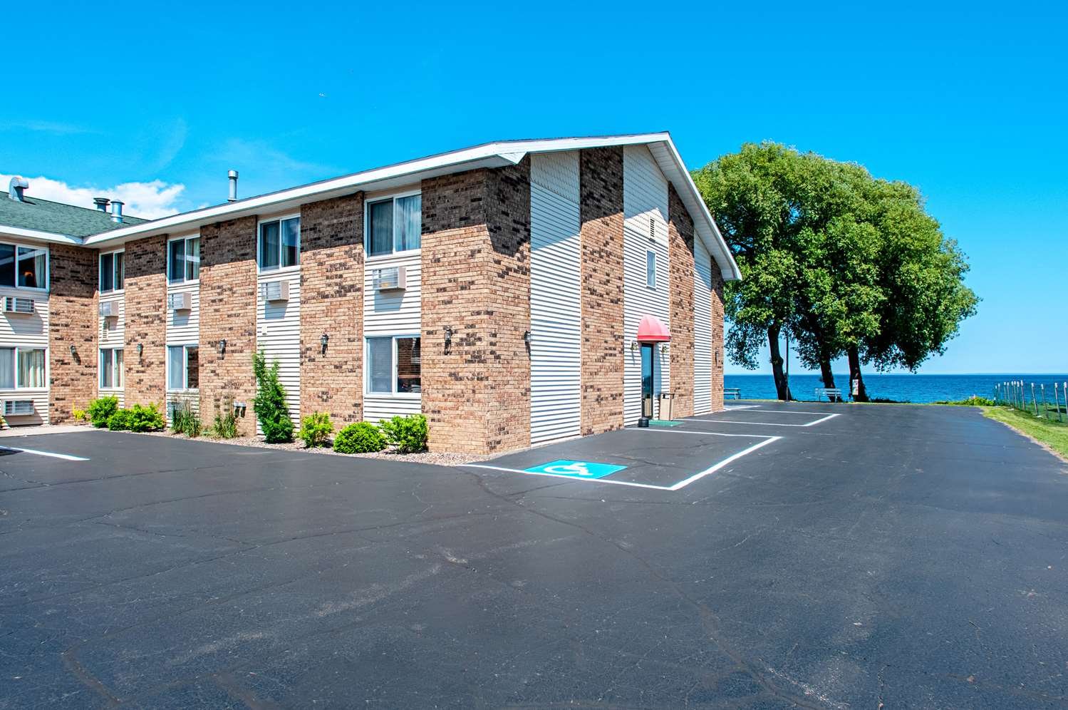 Econo Lodge On the Bay-官方