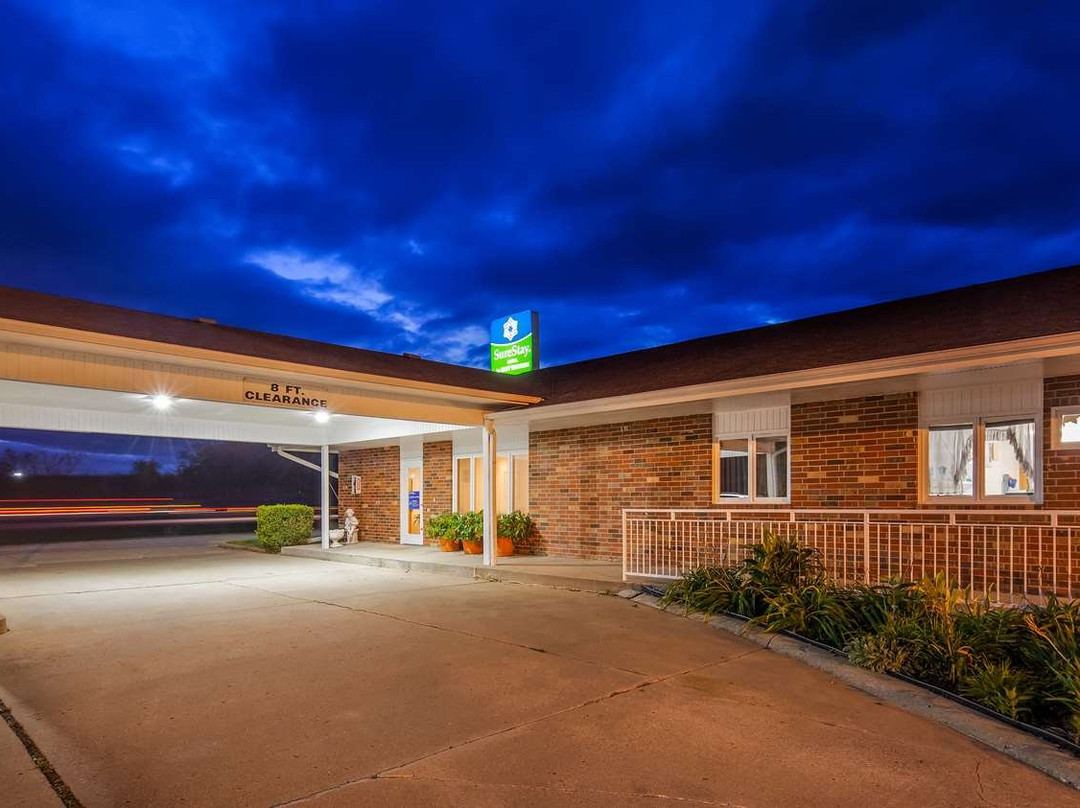 SureStay By Best Western Cameron主图