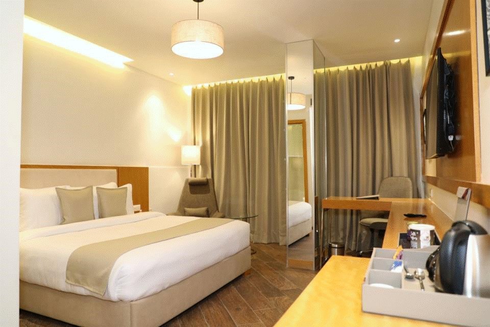 The Fern Residency, Morbi-官方
