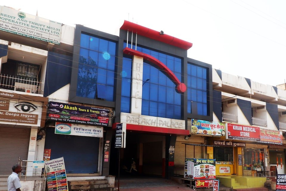 Capital O 28734 Parakh Palace