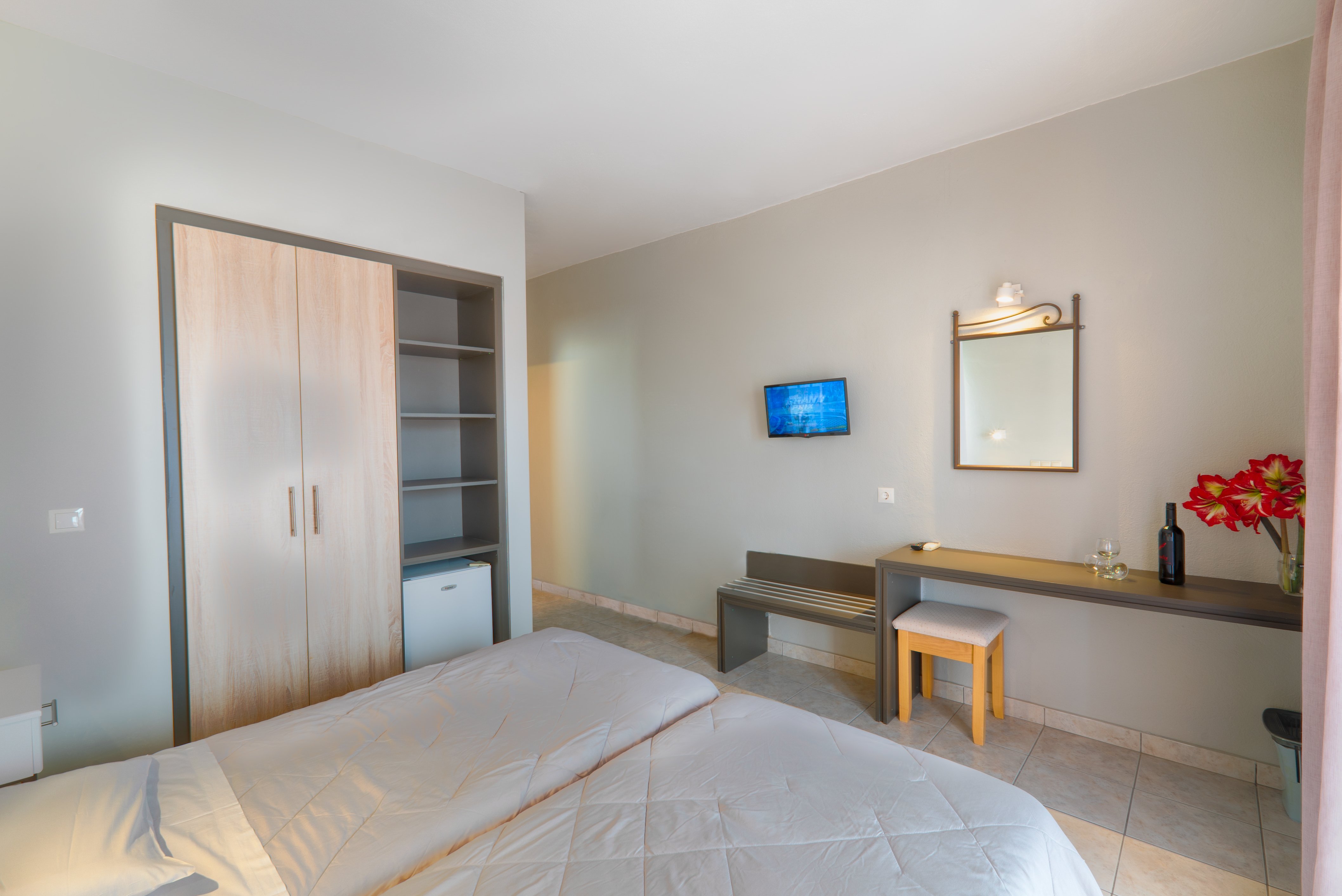 Louvre Hotel-官方