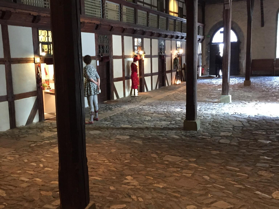 Kunsthandwerk Im Grossen Heiligen Kreuz-戈斯拉尔必去景点