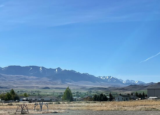 The Village Inn Motel & Restaurant主图