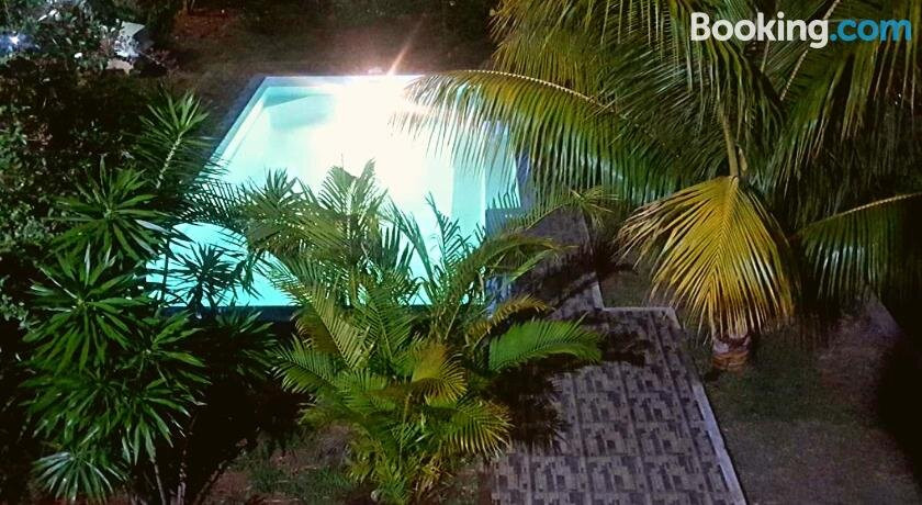 Aux Plaisirs de la Vie