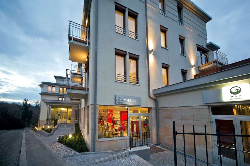 维谢赫拉德公寓式酒店