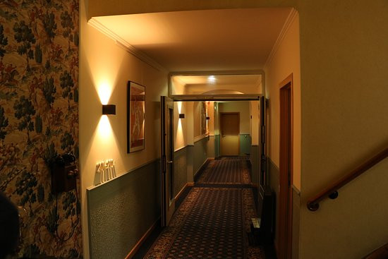 卡尔顿酒店主图