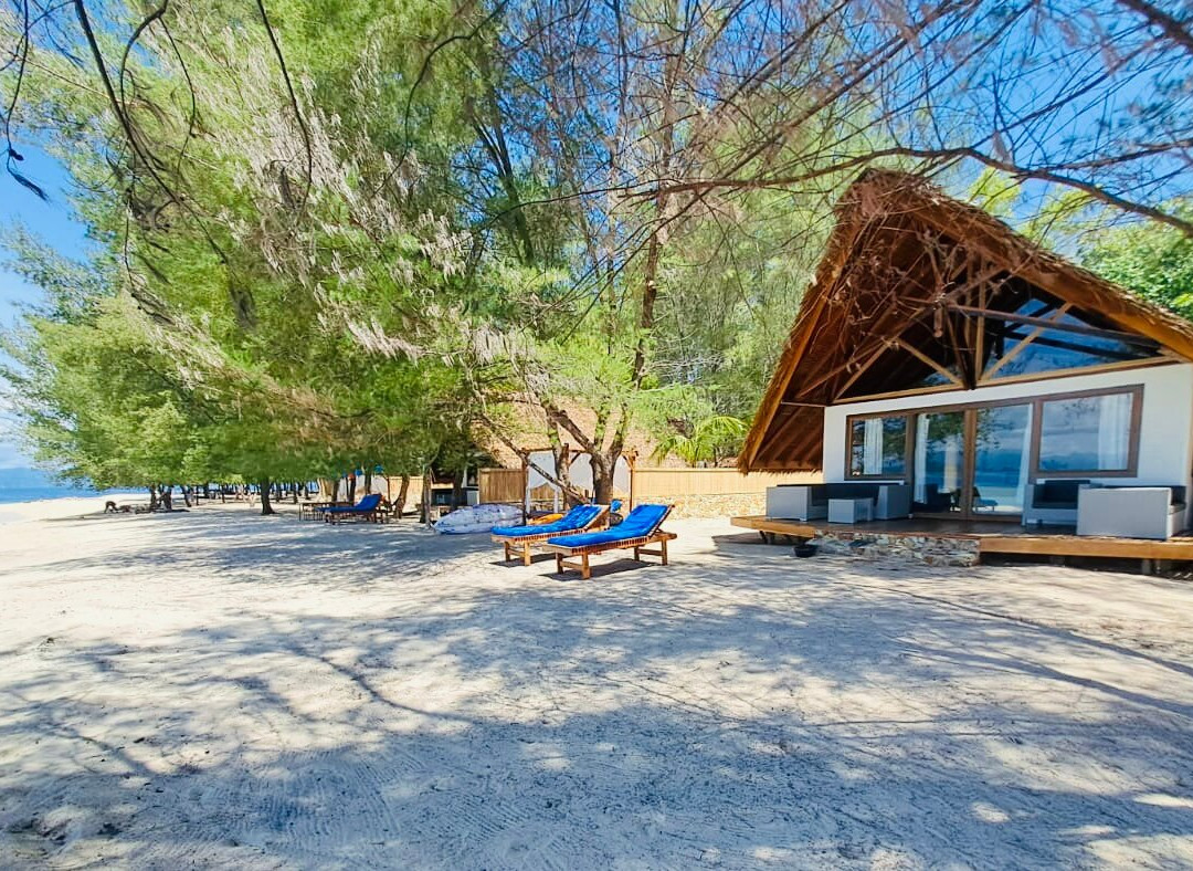 Saronde Island Resort Blue Bay Divers