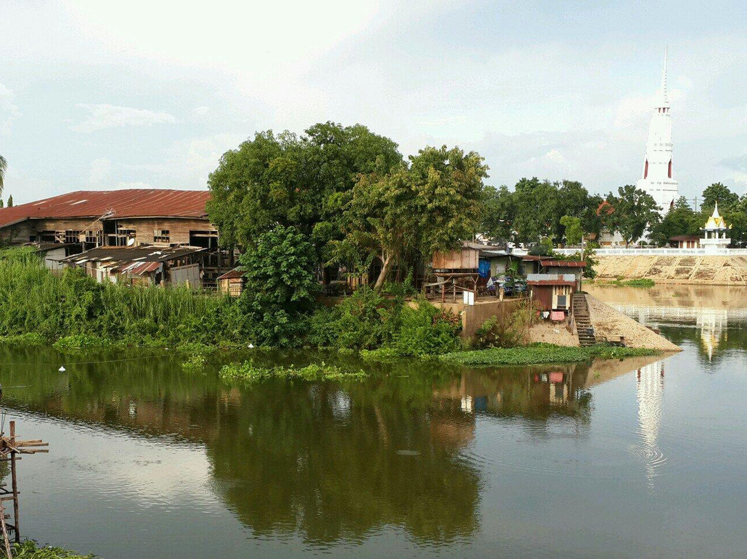 Wat Mani Chonlakhan景点图片