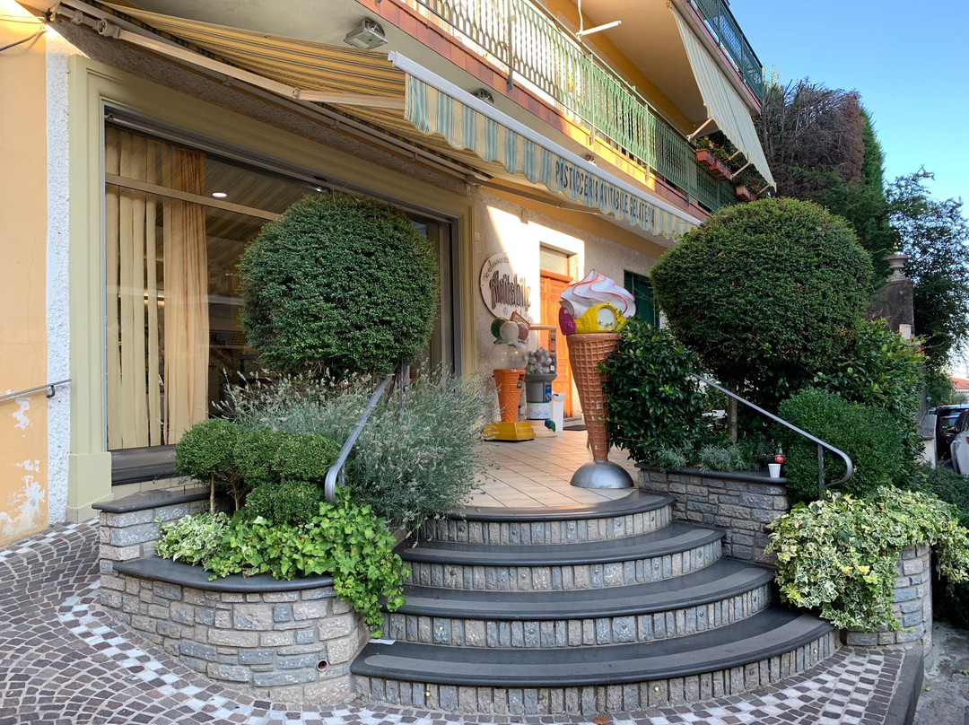 阿杰罗拉餐馆和美食-Pasticceria Avitabile Mauro