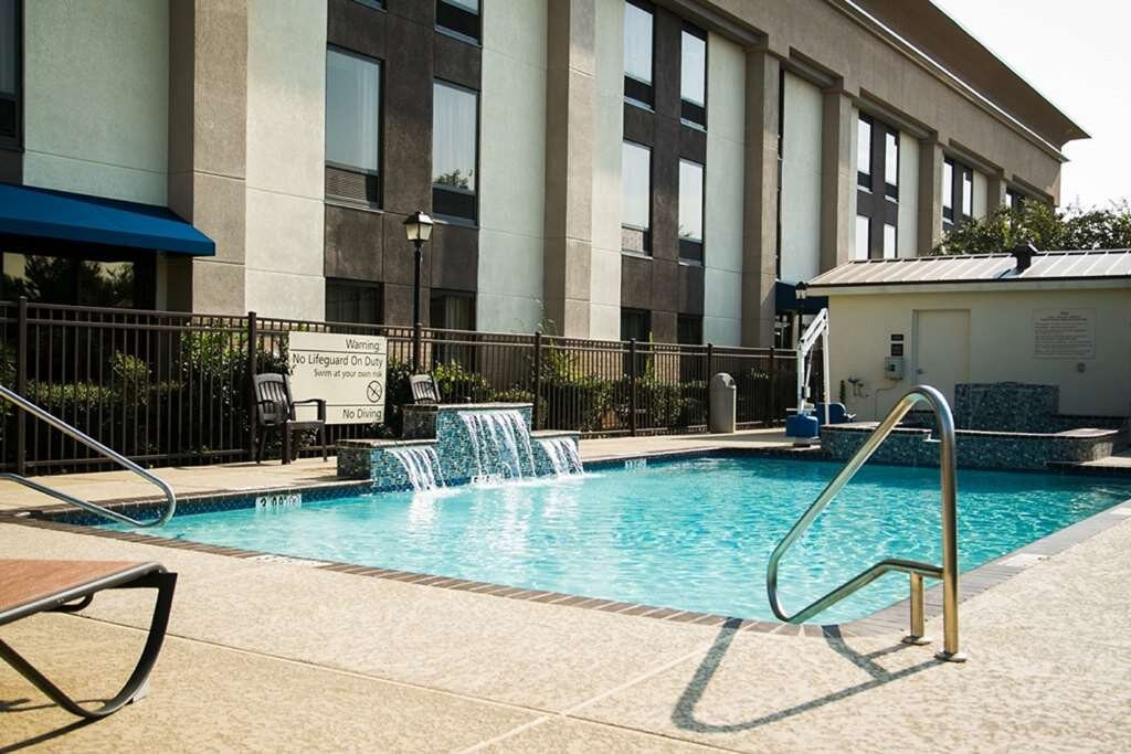 马歇尔希尔顿恒庭酒店主图