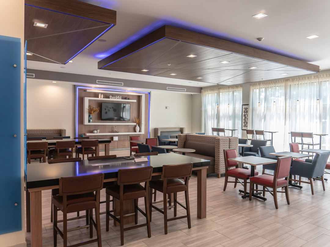 Holiday Inn Express & Suites Birmingham - Homewood主图