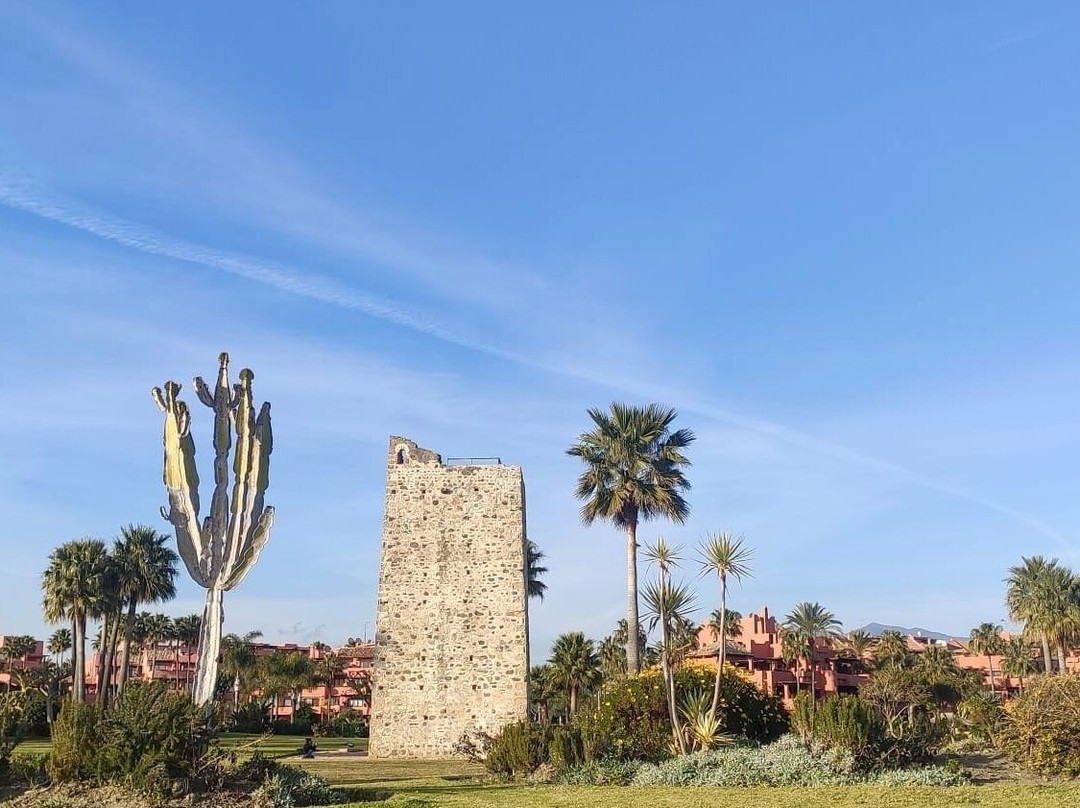 Torre de Guadalmansa-埃斯特波纳必去景点