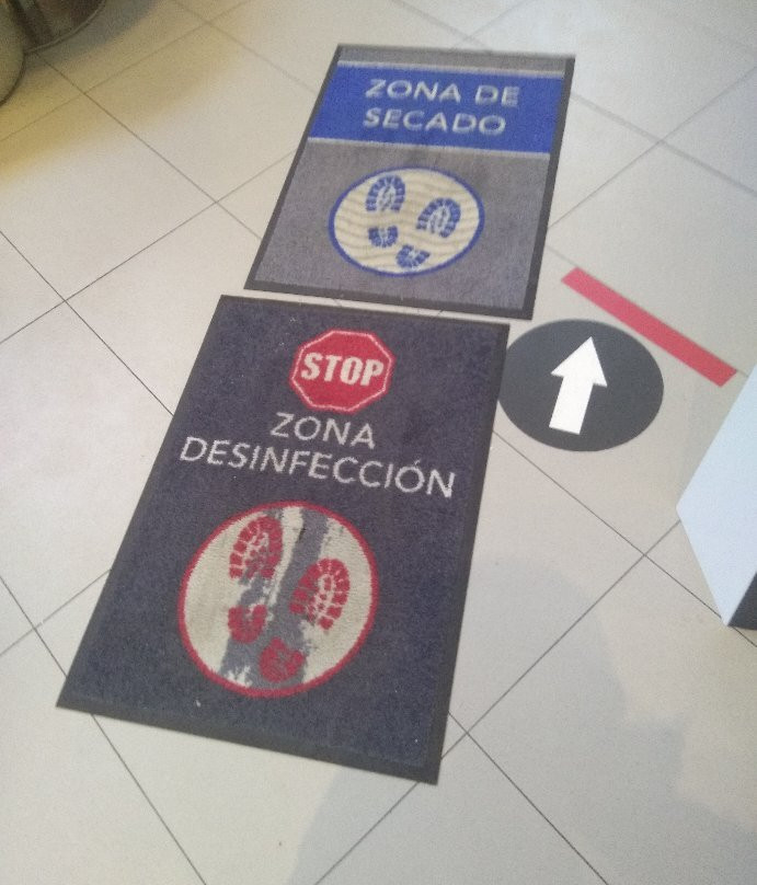 巴塞罗那马塔罗宜必思酒店主图