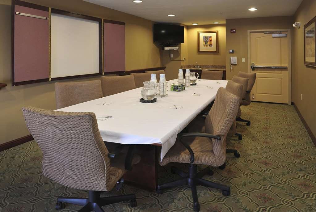 里奇菲尔德希尔顿恒庭酒店主图