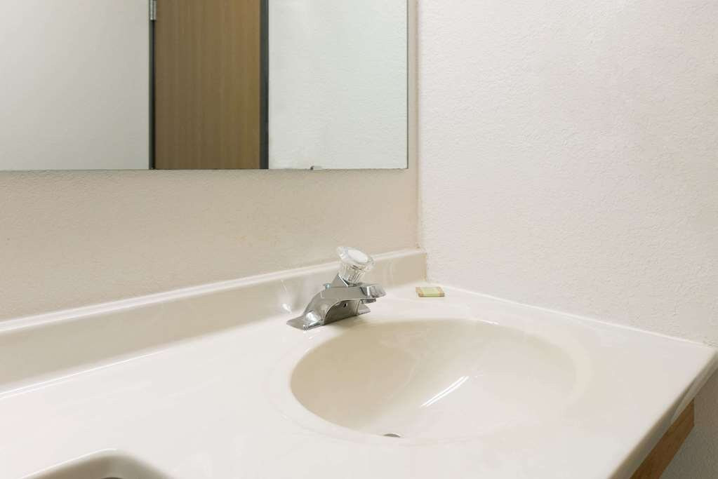 Super 8 by Wyndham Warrenton主图