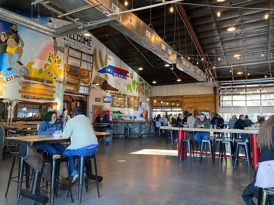 Dirtbag Ales Brewery & Taproom景点图片
