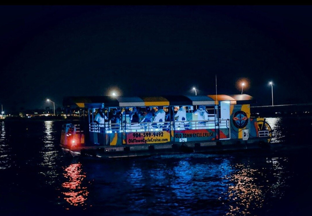 Old Town Party Boat景点图片