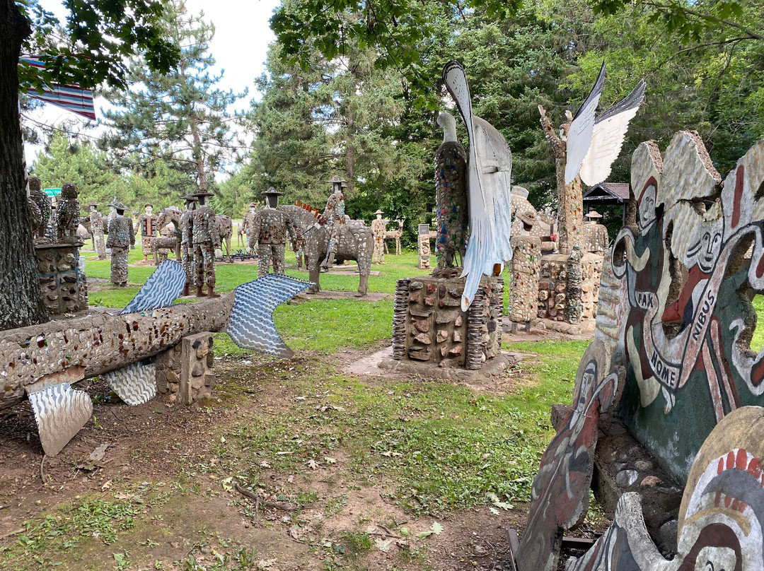 Fred Smith's Wisconsin Concrete Park-Phillips必去景点