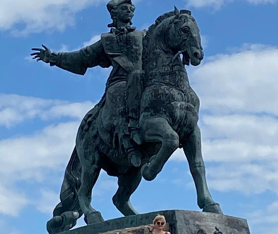 Monument to Empress of Russia Elizaveta Petrovna景点图片