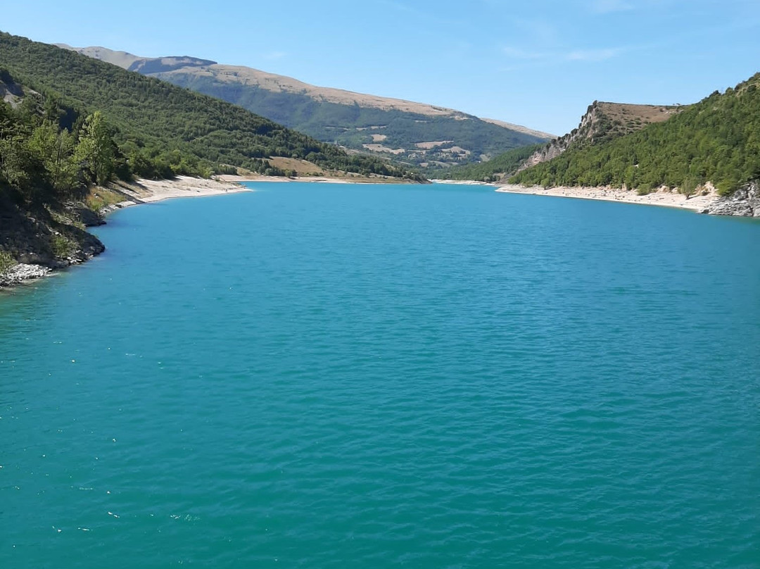 Lago di Fiastra景点图片