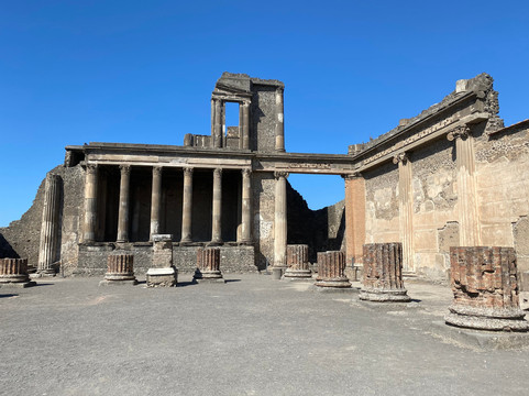 Campaniatourguide-那不勒斯必去景点