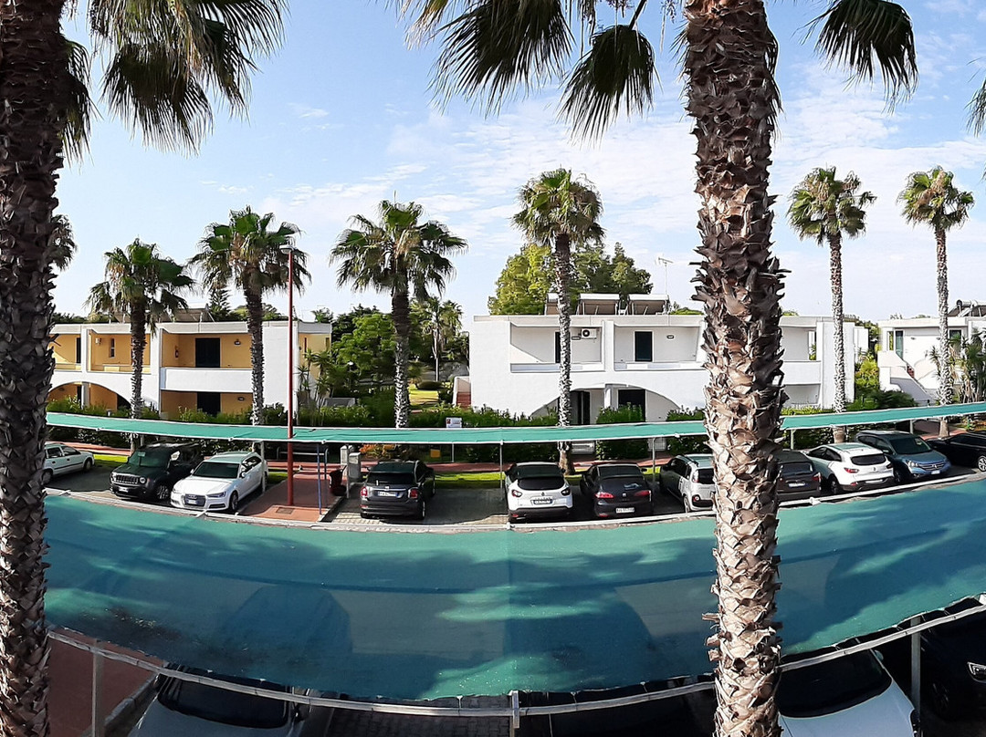 Sairon Village Pool And Beach主图