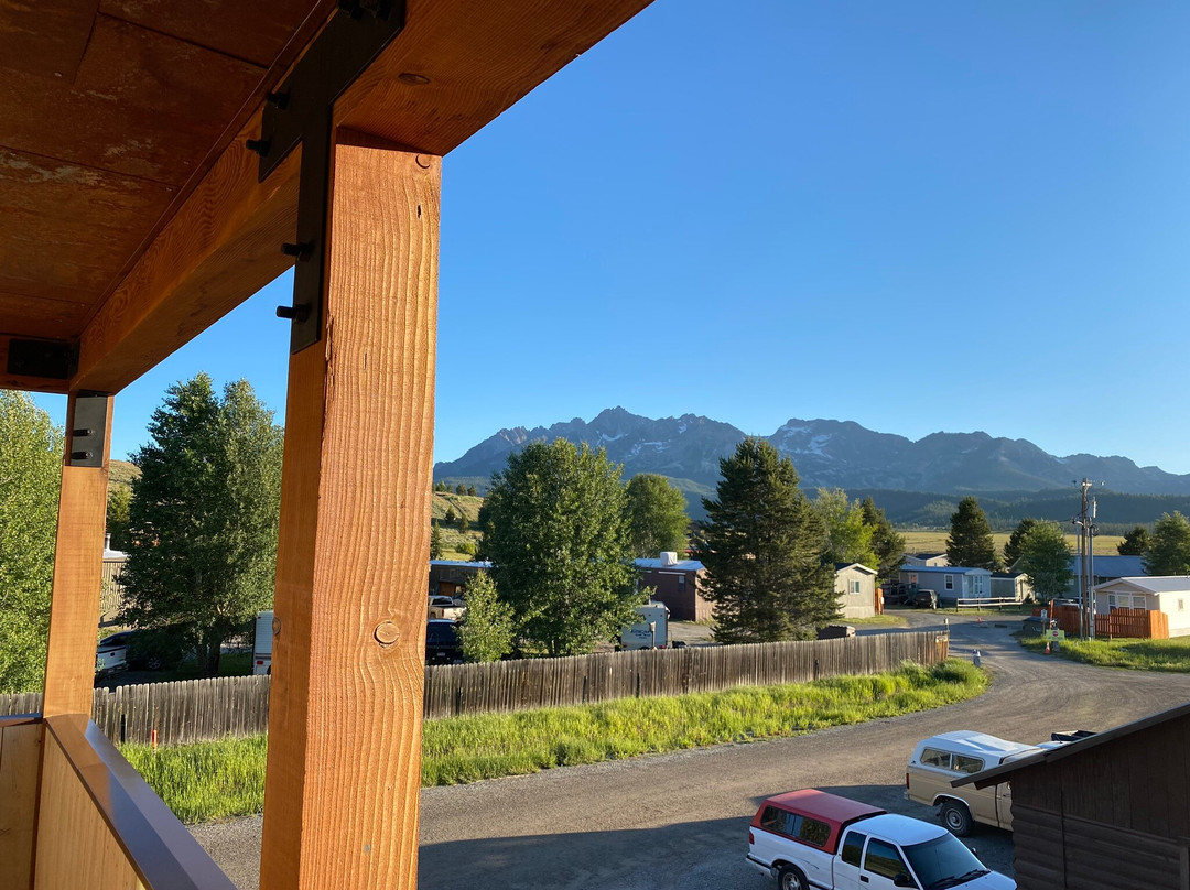 Stanley Town Square主图