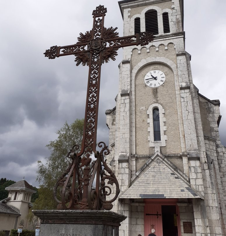 Musee d'Art Sacre Contemporain Eglise Saint Hugues景点图片