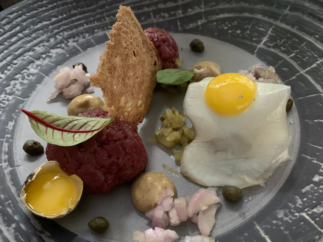 TA'AM Restaurant & Cocktail Bar