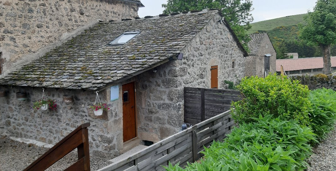 La Pierre Trouée主图