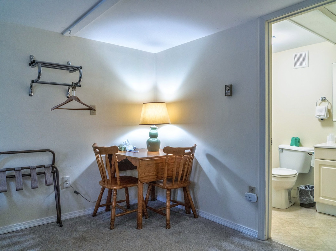 Mount Whittier Motel主图