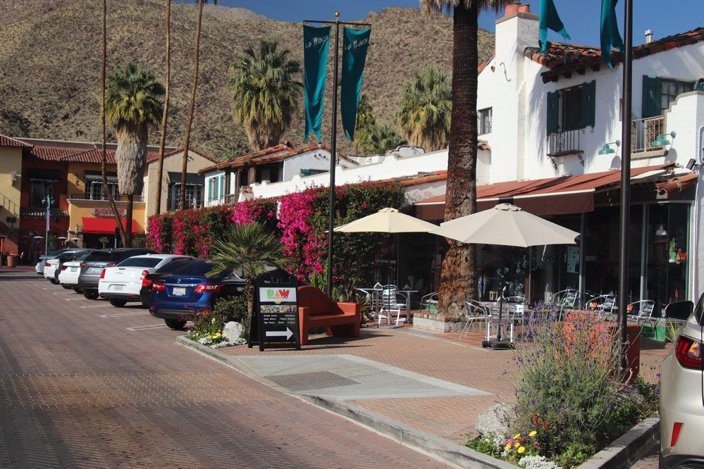 La Plaza-棕榈泉市必去景点