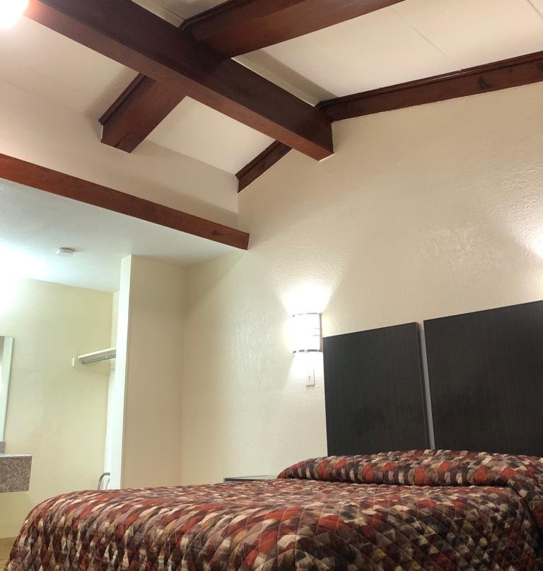 Evergreen Inn & RV主图