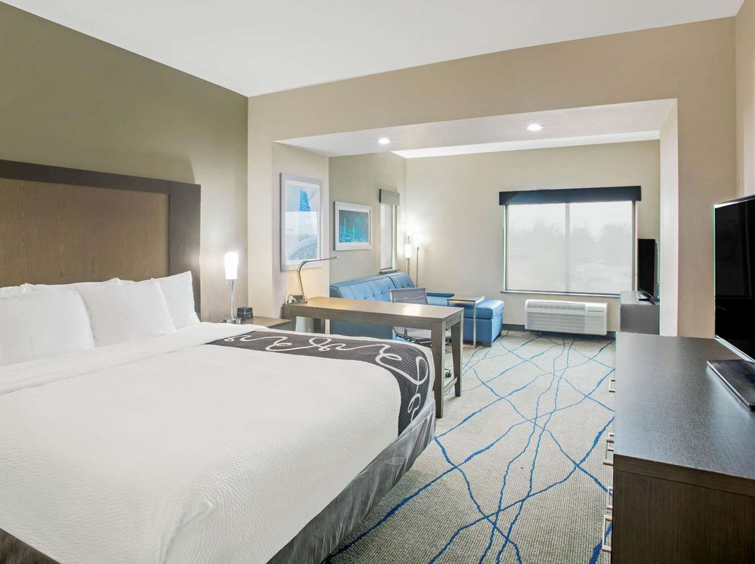 La Quinta Inn & Suites by Wyndham Ponca City主图