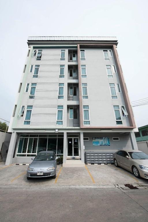 NW Apartment-portrait