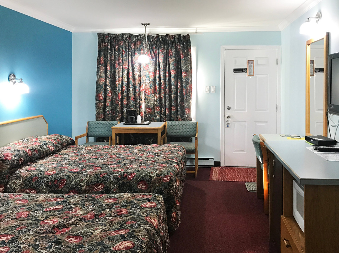 Lamplighter Motel主图