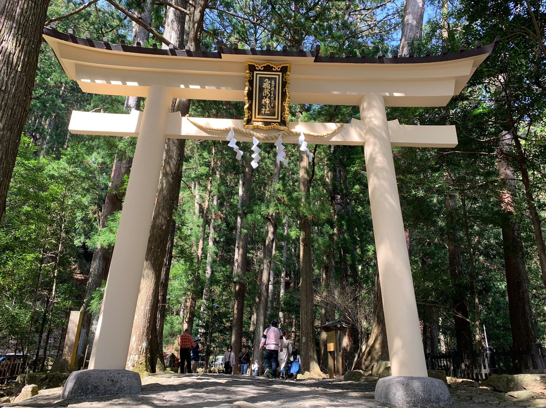 Hirou Shrine景点图片