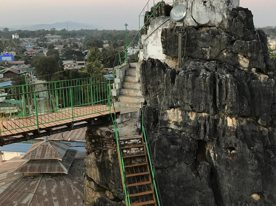 Taung Kwe Pagoda-Loikaw必去景点