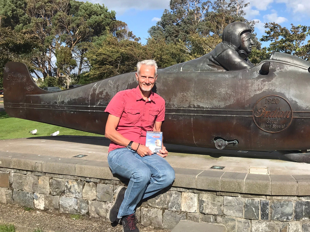 Burt Munro Statue景点图片