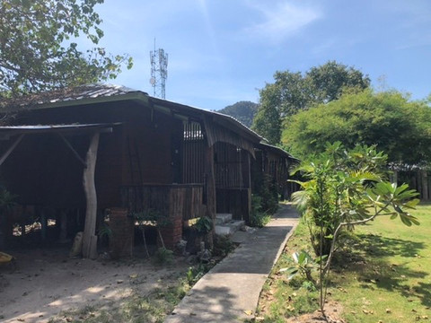 红图娜酒店主图