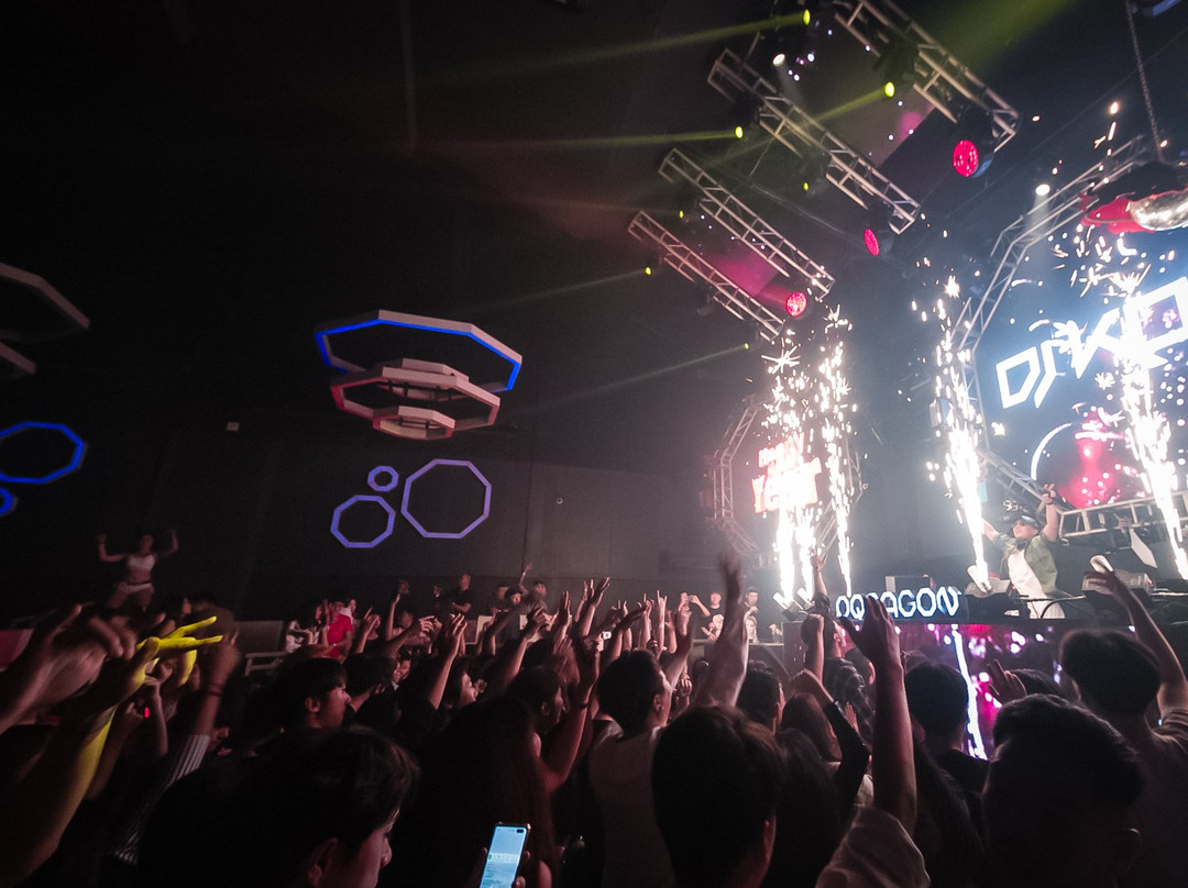 OQTAGON- 曼达维必去景点