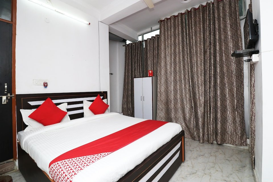 OYO 18395 Star Palace主图