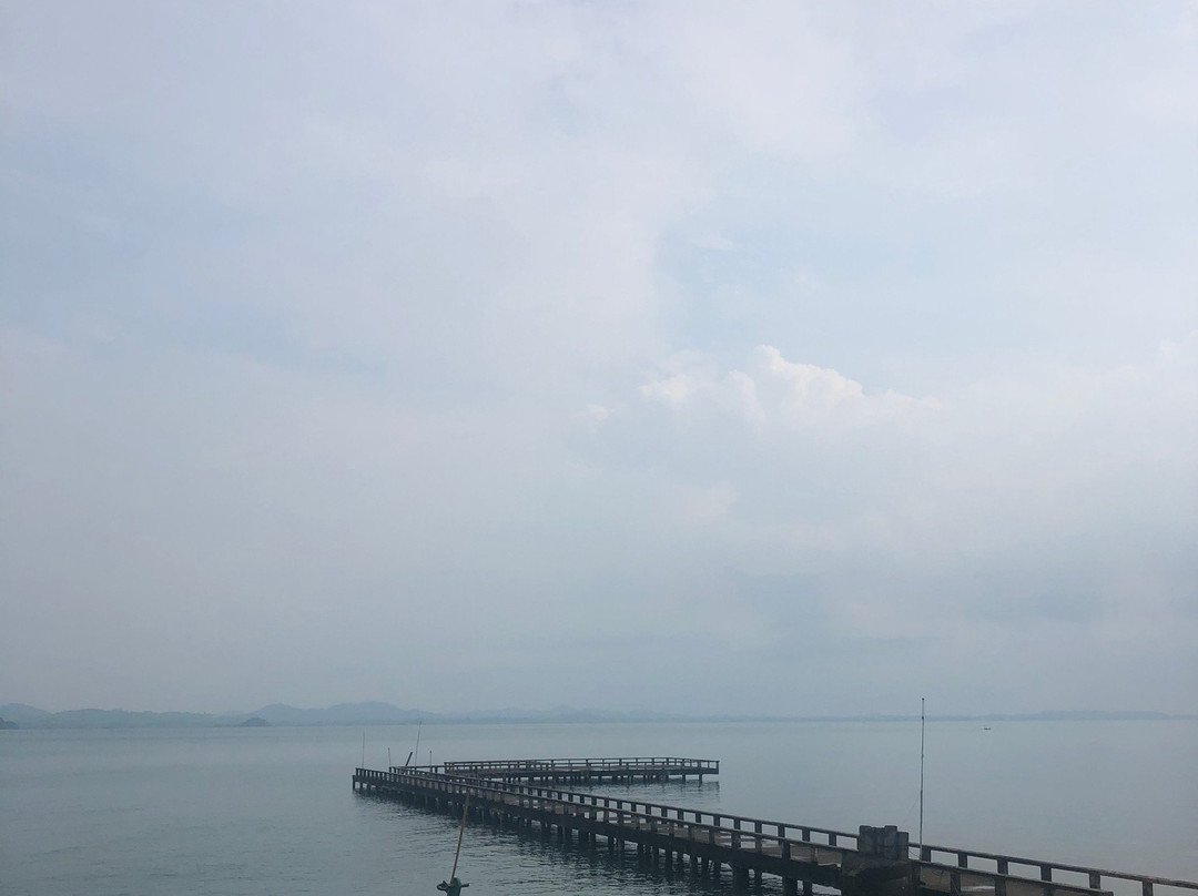 Baan Salak Petch Pier景点图片