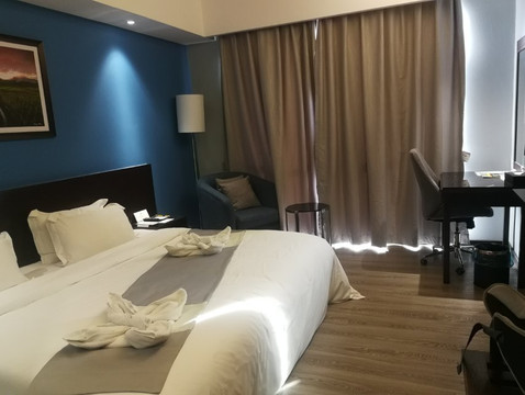 梅里顿酒店主图